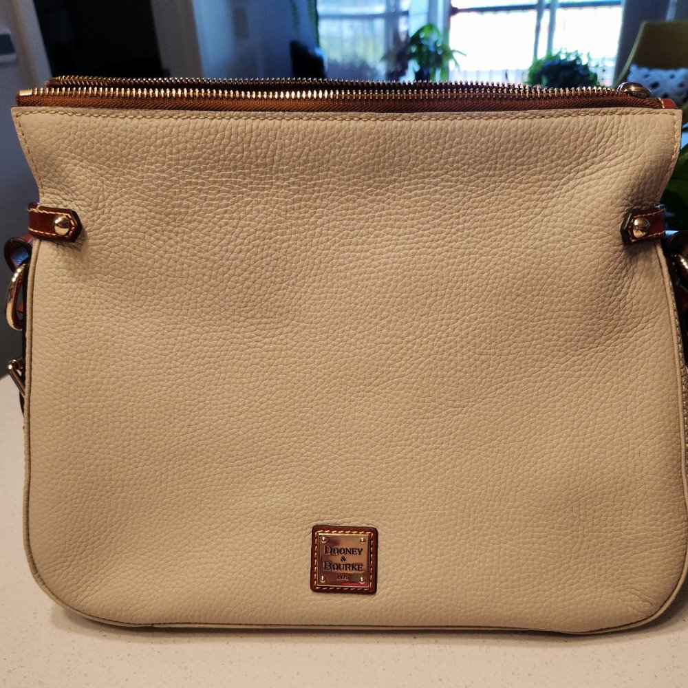 Dooney & Bourke crossbody purse